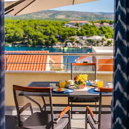 Zdenka * Milna (Brac)