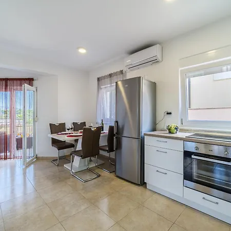 Apartment Zdenka Milna (Brac)