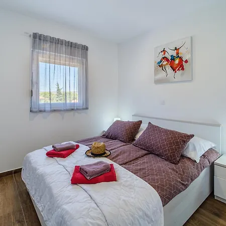 Apartment Zdenka Milna (Brac)